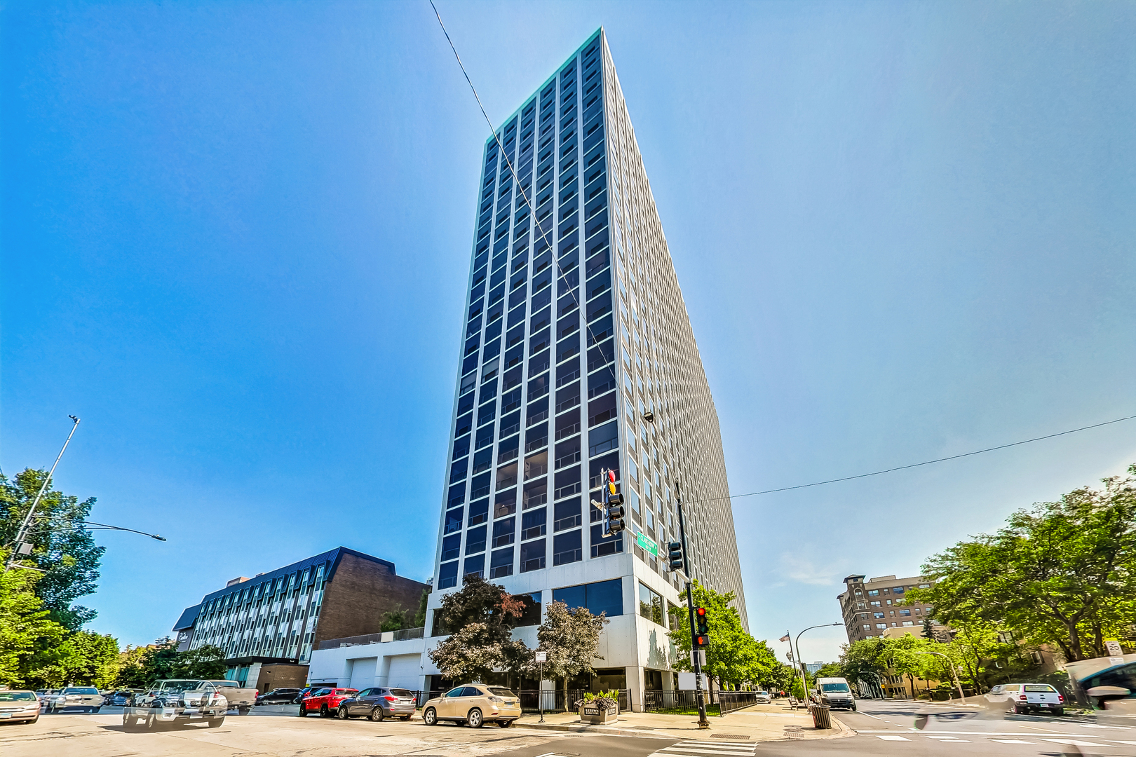 4343 North Clarendon Avenue Chicago IL 60613