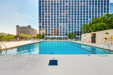 4343 North Clarendon Avenue Chicago IL 60613