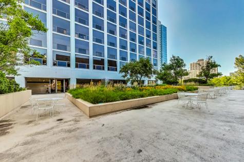4343 North Clarendon Avenue Chicago IL 60613
