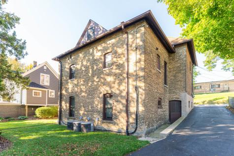 113 Elm Street Elgin IL 60123