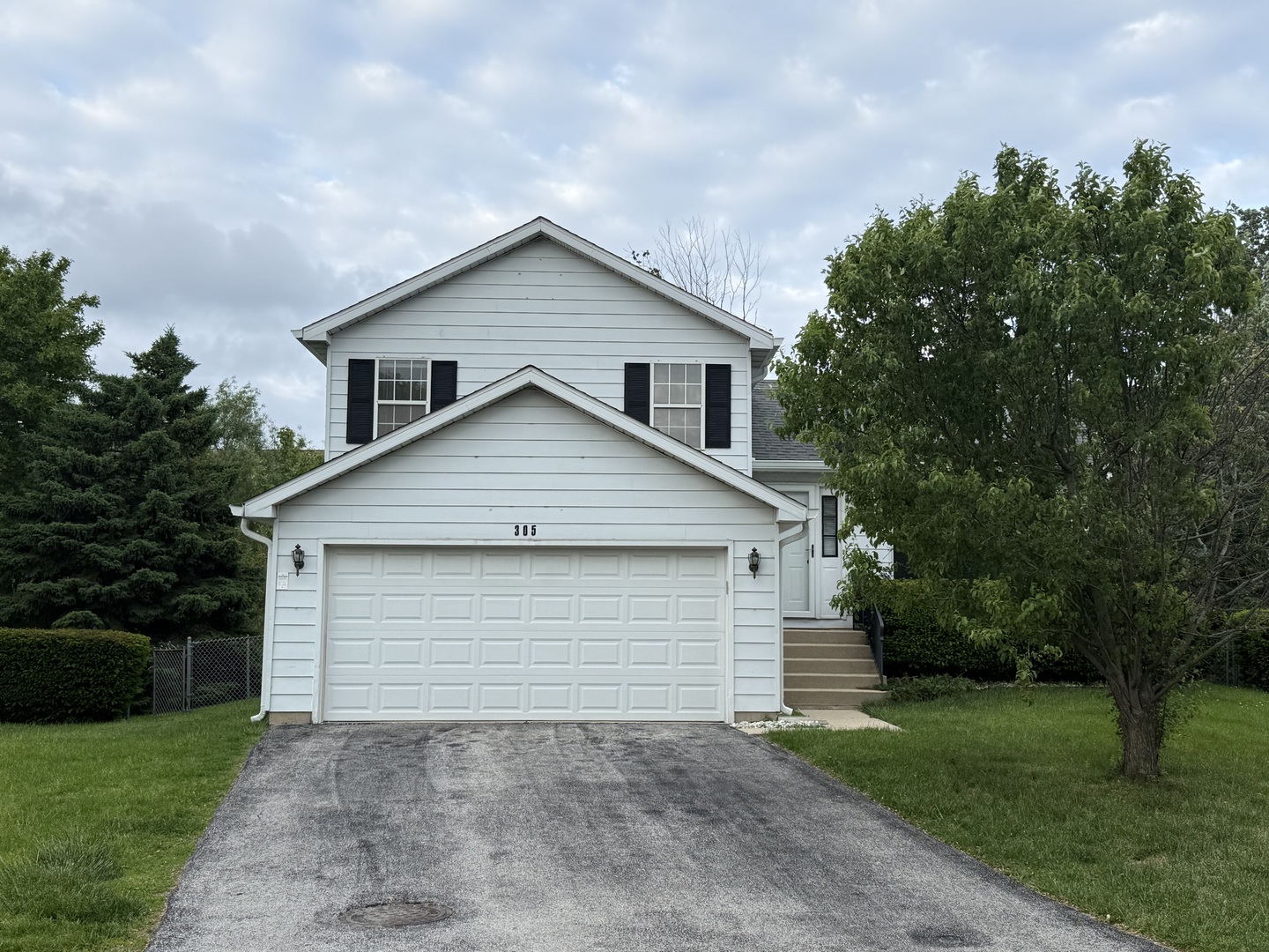305 Elwood Court Westmont IL 60559