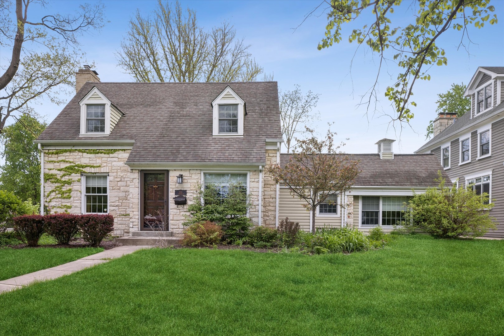 233 South Prospect Avenue Clarendon Hills IL 60514