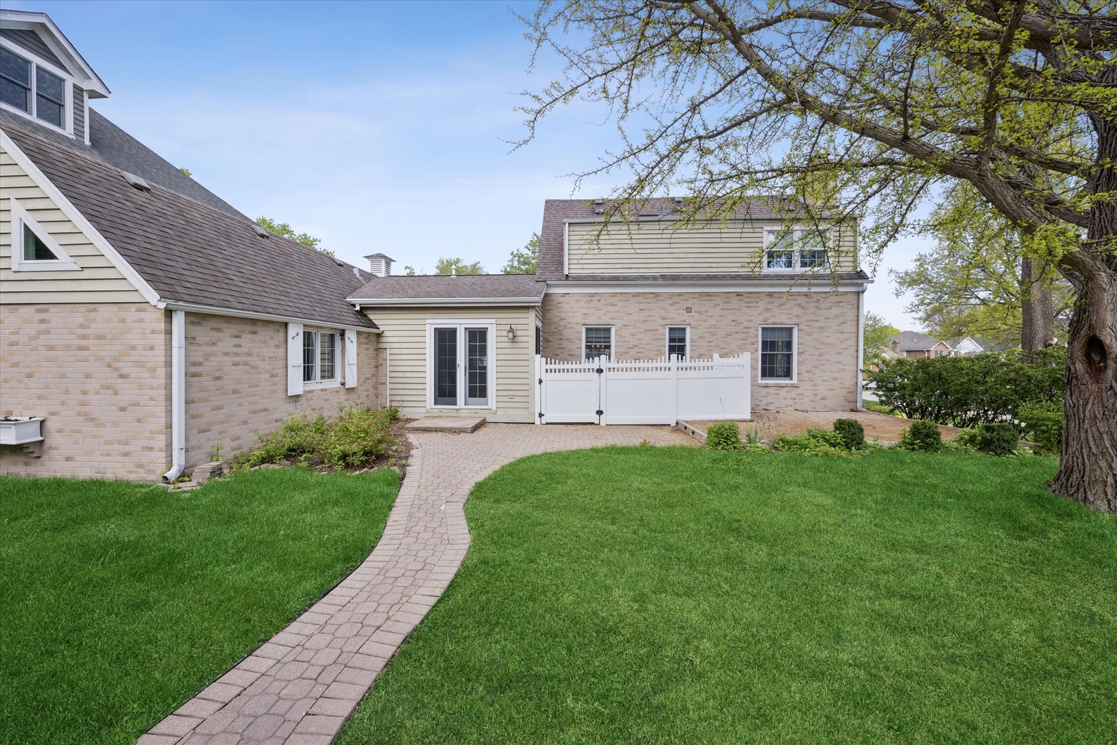 233 South Prospect Avenue Clarendon Hills IL 60514