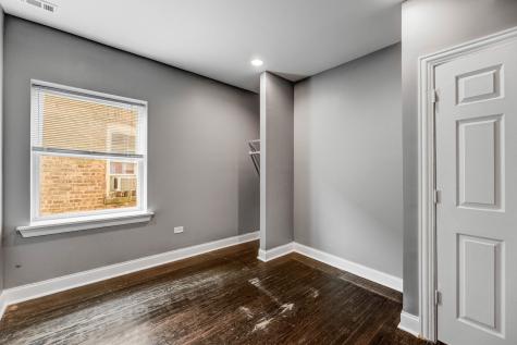 7025 South Chappel Avenue Chicago IL 60649