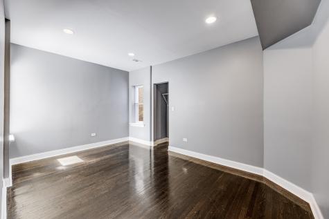 7025 South Chappel Avenue Chicago IL 60649