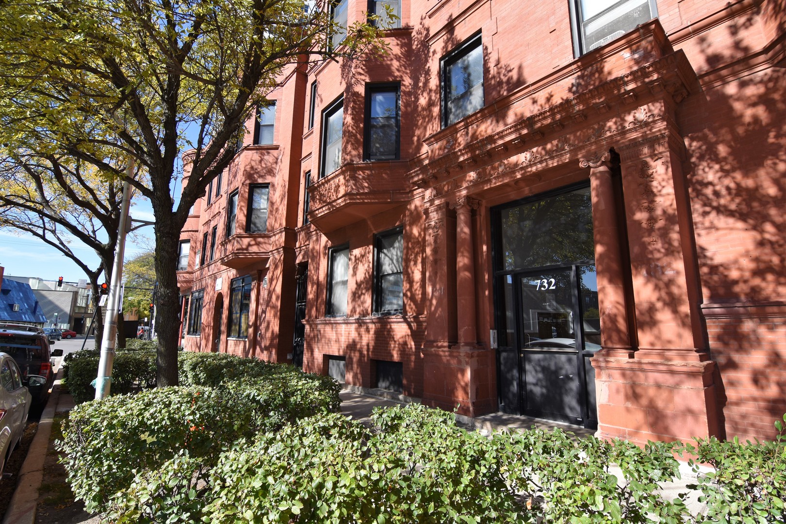 732 West Grace Street Chicago IL 60613