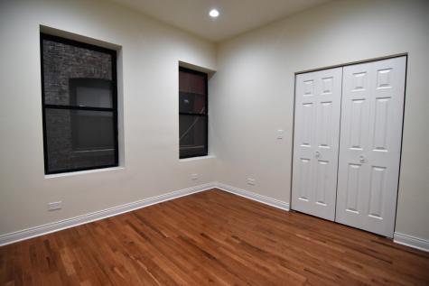 732 West Grace Street Chicago IL 60613