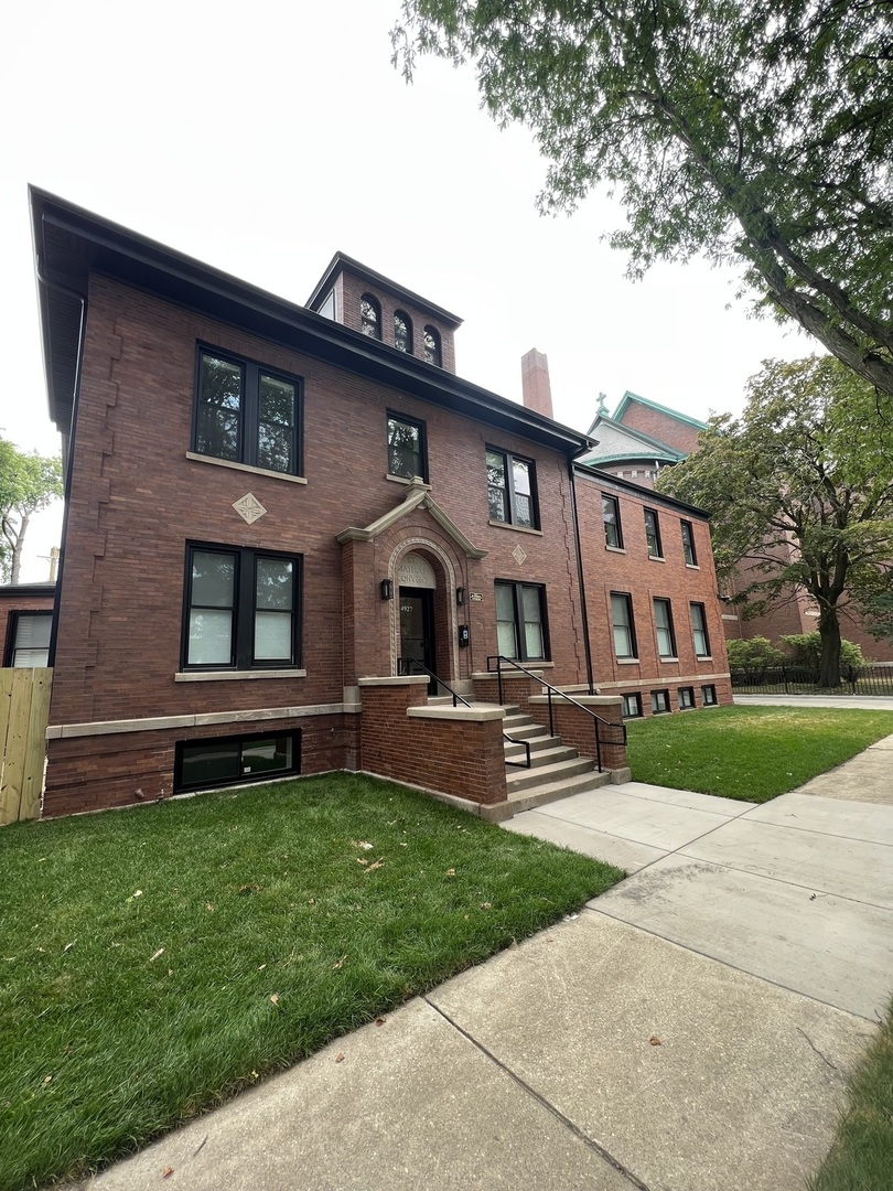 4927 North Claremont Avenue Chicago IL 60625