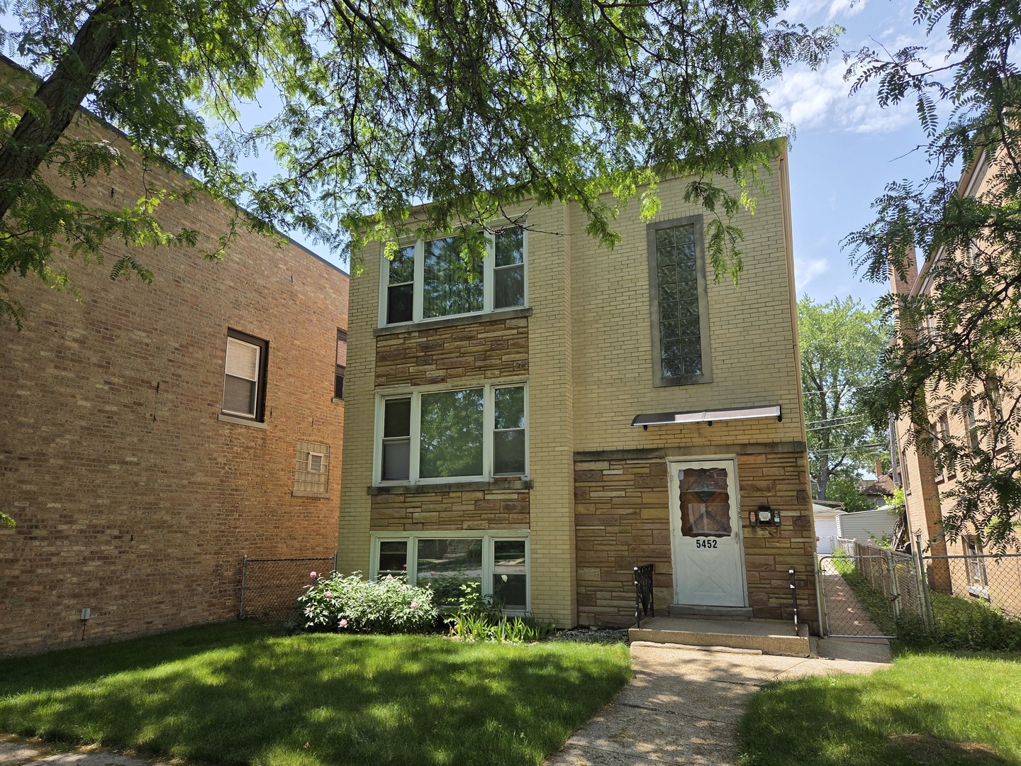 5452 North Central Avenue Chicago IL 60630