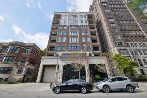 434 West Melrose Street Chicago IL 60657
