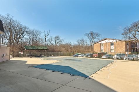 9S120 Lake Drive Willowbrook IL 60527