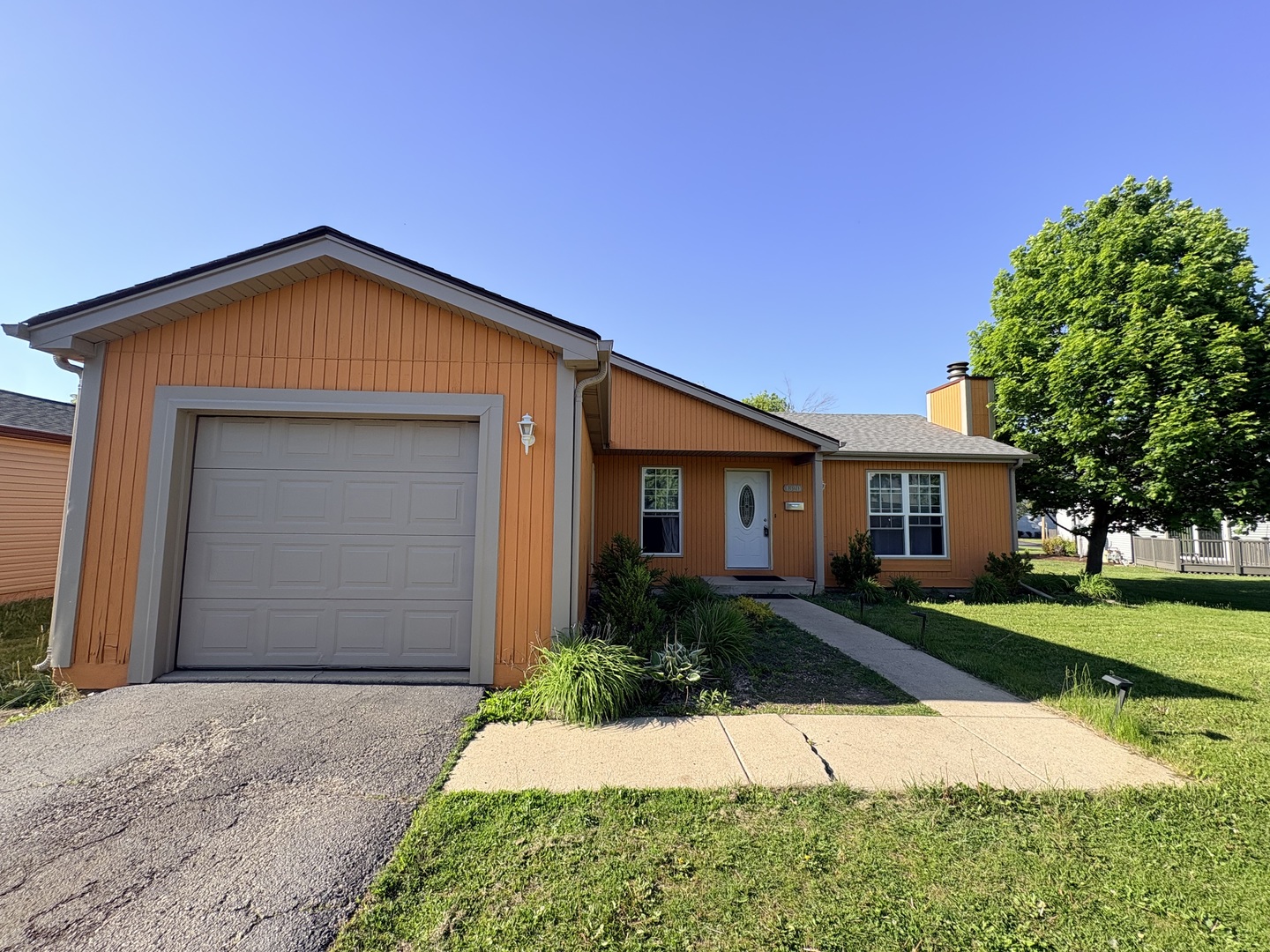 1320 Foxcroft Drive Aurora IL 60506