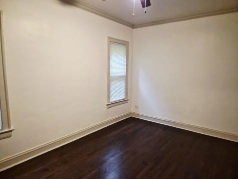 7826 South Bennett Avenue Chicago IL 60649