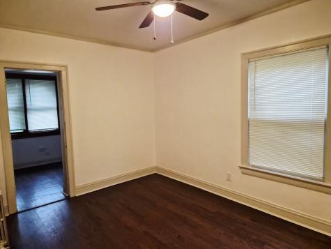 7826 South Bennett Avenue Chicago IL 60649