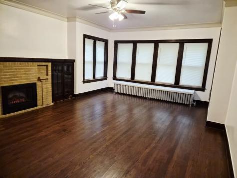 7826 South Bennett Avenue Chicago IL 60649