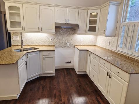 7826 South Bennett Avenue Chicago IL 60649