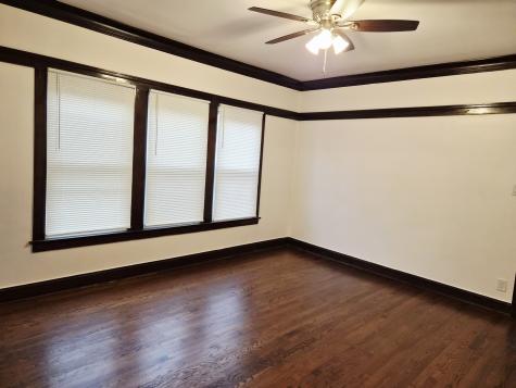 7826 South Bennett Avenue Chicago IL 60649
