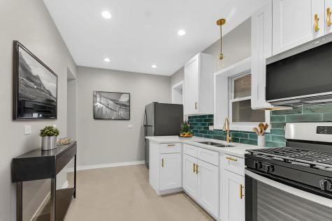 8042 South Champlain Avenue Chicago IL 60619