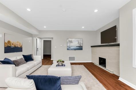 8042 South Champlain Avenue Chicago IL 60619