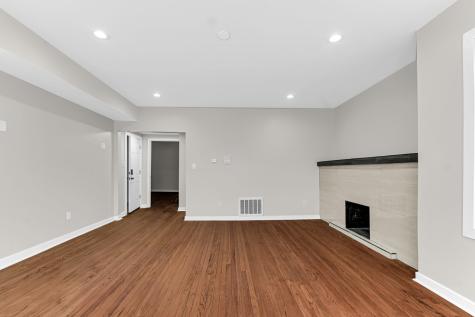 8042 South Champlain Avenue Chicago IL 60619