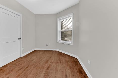 8042 South Champlain Avenue Chicago IL 60619