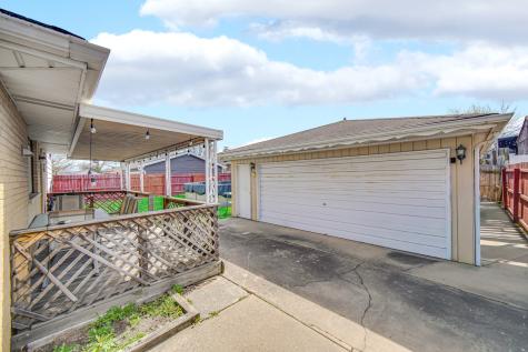 7305 West 75th Street Bridgeview IL 60455