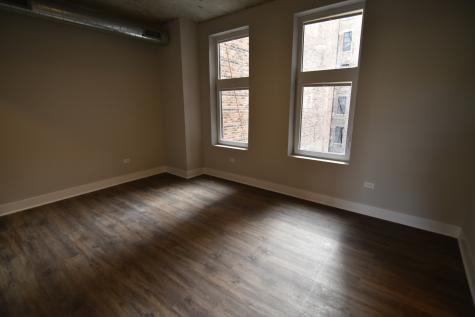 3833 North Broadway Street Chicago IL 60613