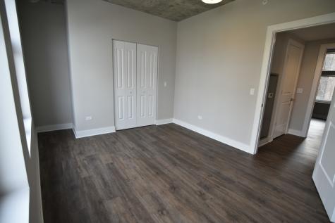 3833 North Broadway Street Chicago IL 60613