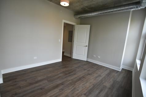 3833 North Broadway Street Chicago IL 60613