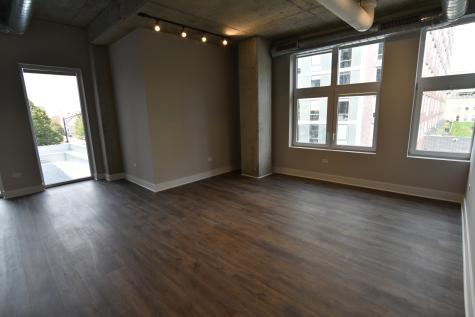 3833 North Broadway Street Chicago IL 60613