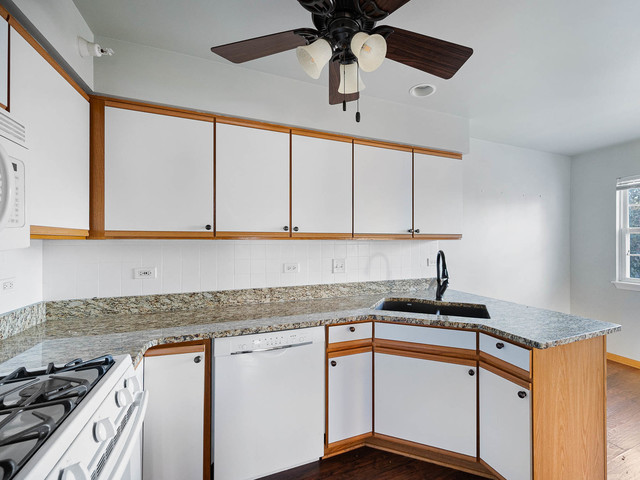 2552 Dickens Drive Aurora IL 60503
