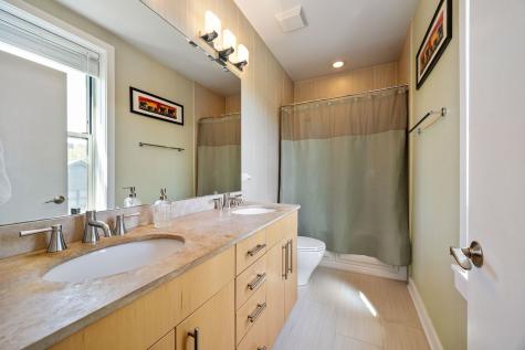 4055 North Wolcott Avenue Chicago IL 60613