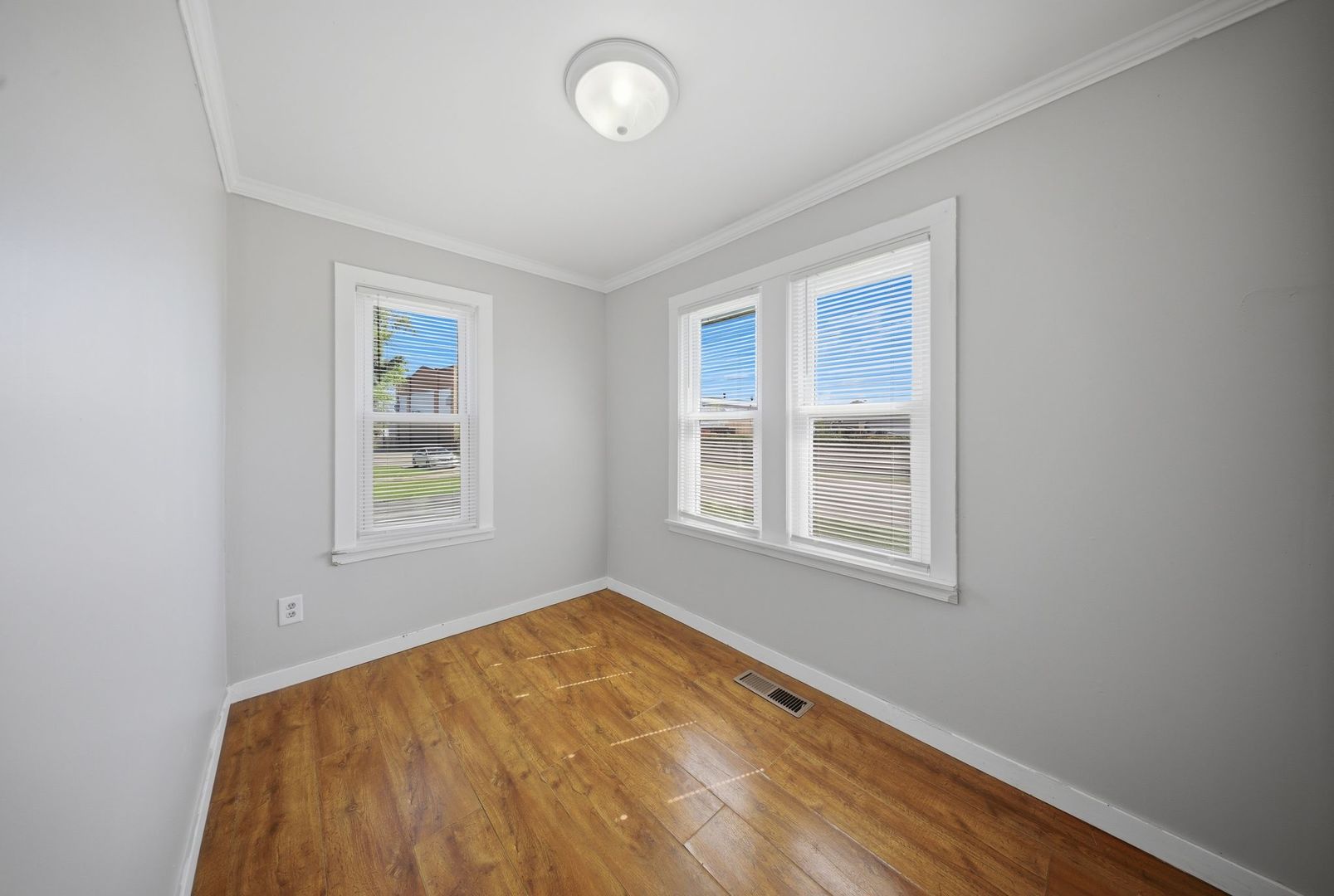 809 West Park Avenue Aurora IL 60506