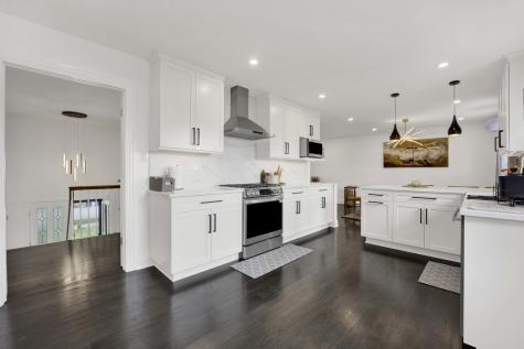 1135 Crestwood Drive Northbrook IL 60062