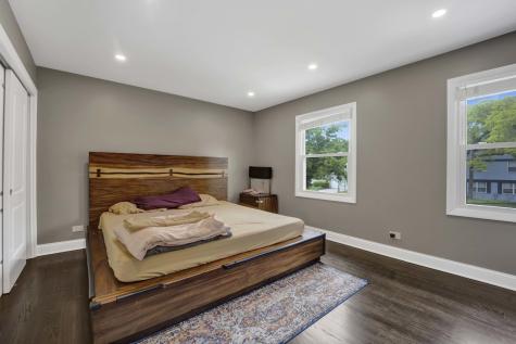 1135 Crestwood Drive Northbrook IL 60062