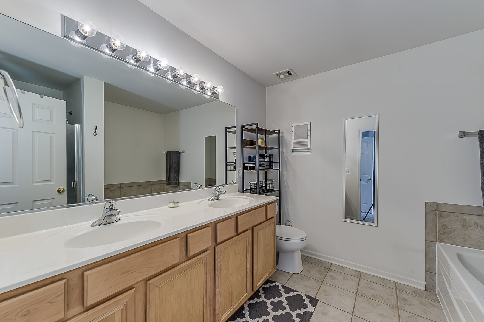 2172 Sunrise Circle Aurora IL 60503