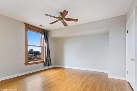 559 West Surf Street Chicago IL 60657