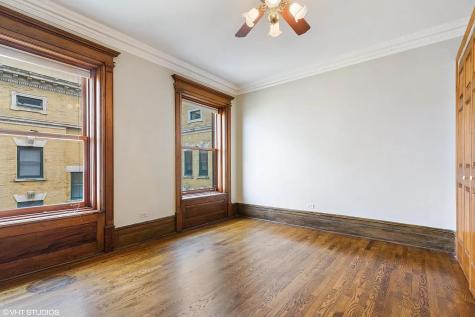 559 West Surf Street Chicago IL 60657
