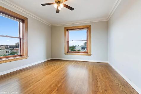 559 West Surf Street Chicago IL 60657