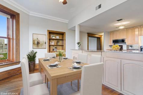559 West Surf Street Chicago IL 60657