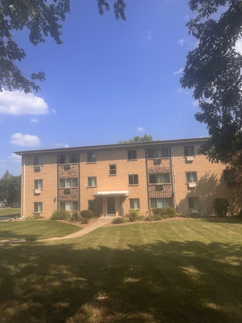 705 Strom Drive West Dundee IL 60118