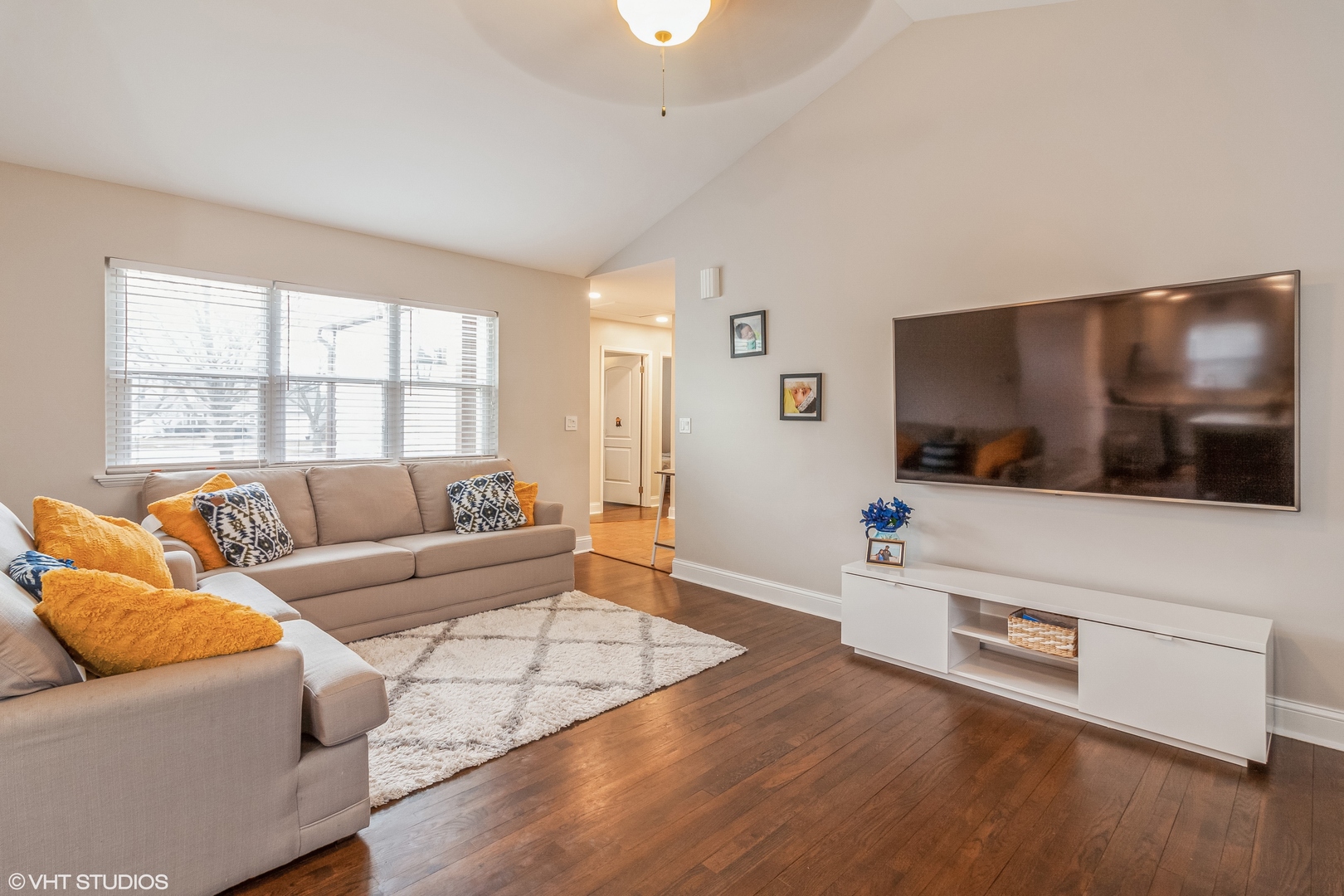 2043 University Drive Naperville IL 60565