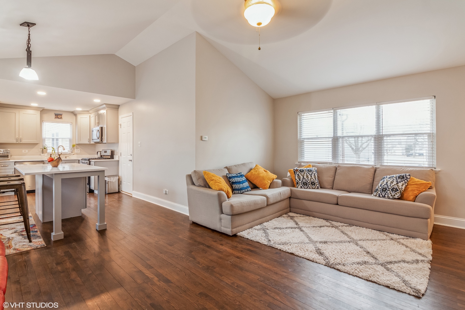 2043 University Drive Naperville IL 60565