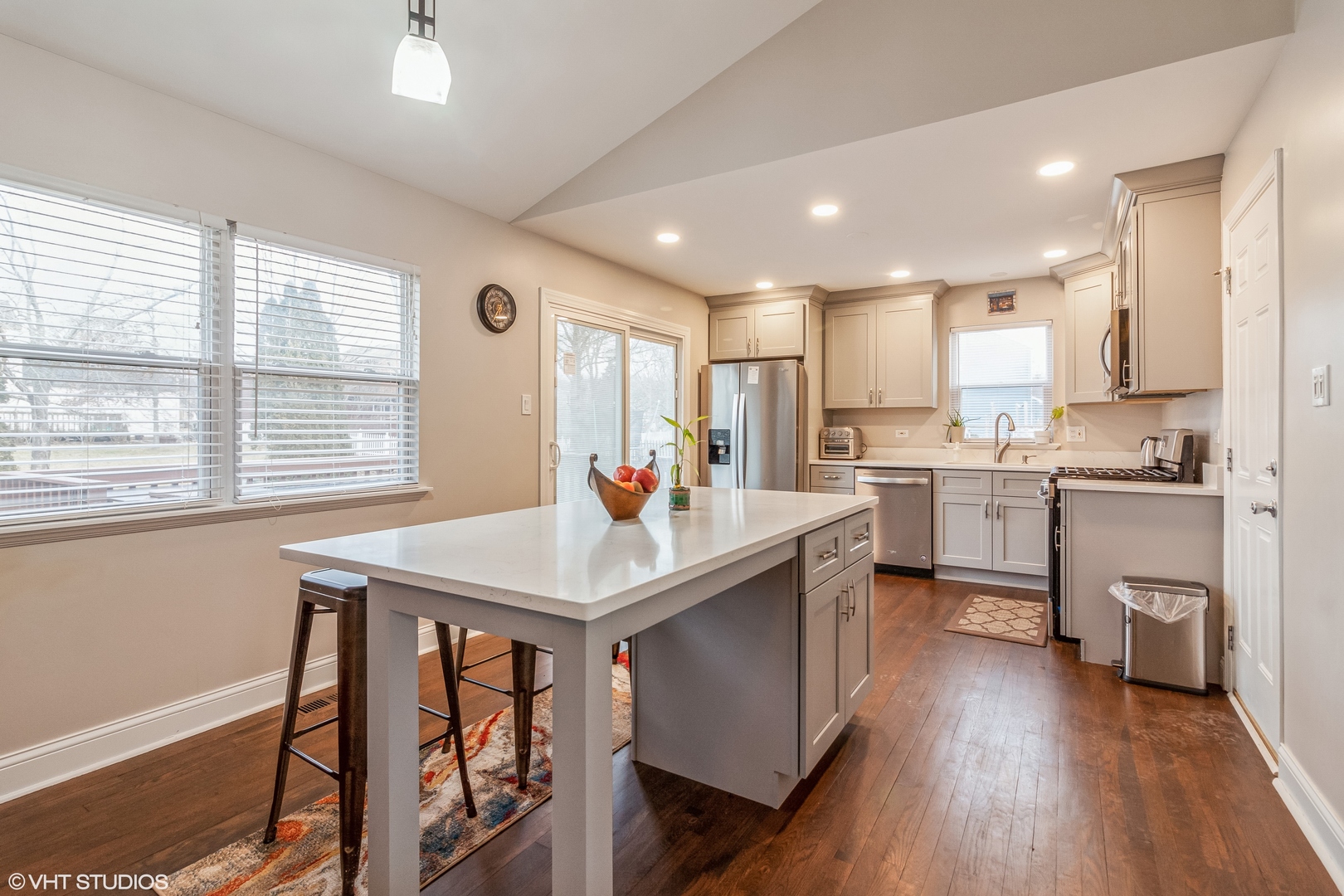 2043 University Drive Naperville IL 60565