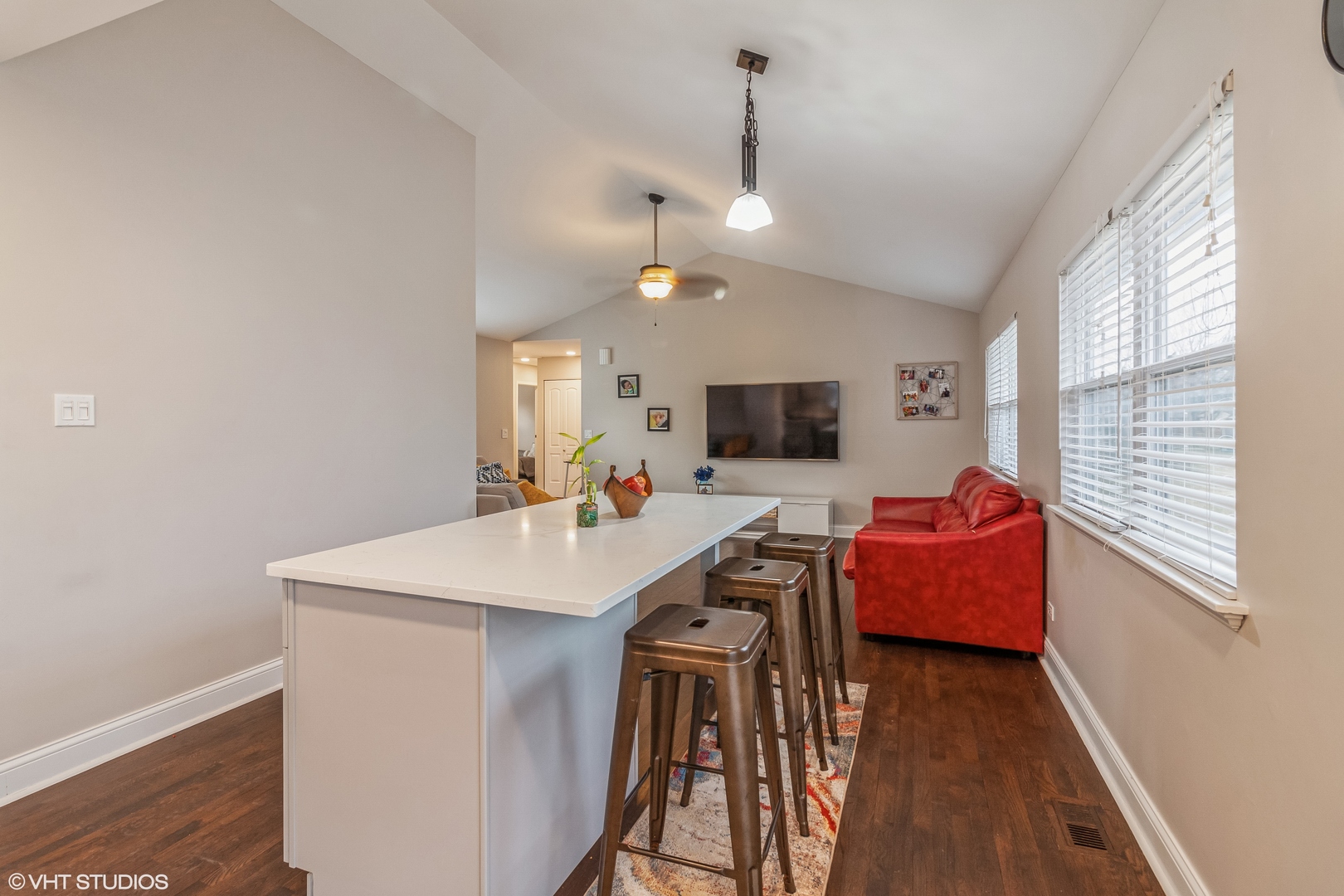 2043 University Drive Naperville IL 60565