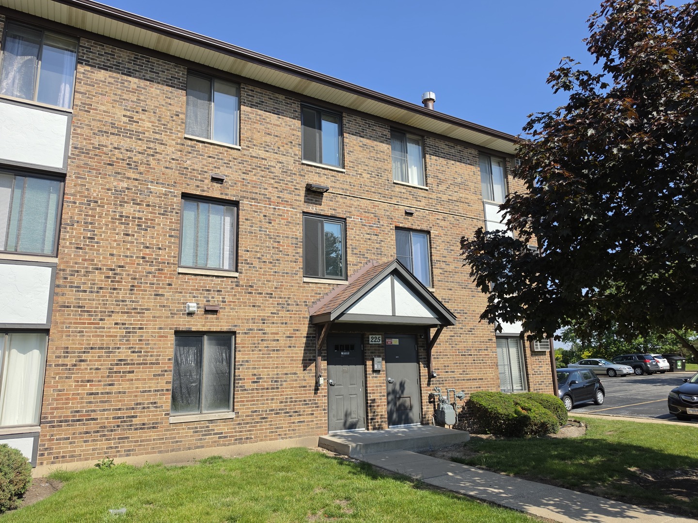 225 Gregory Street Aurora IL 60504