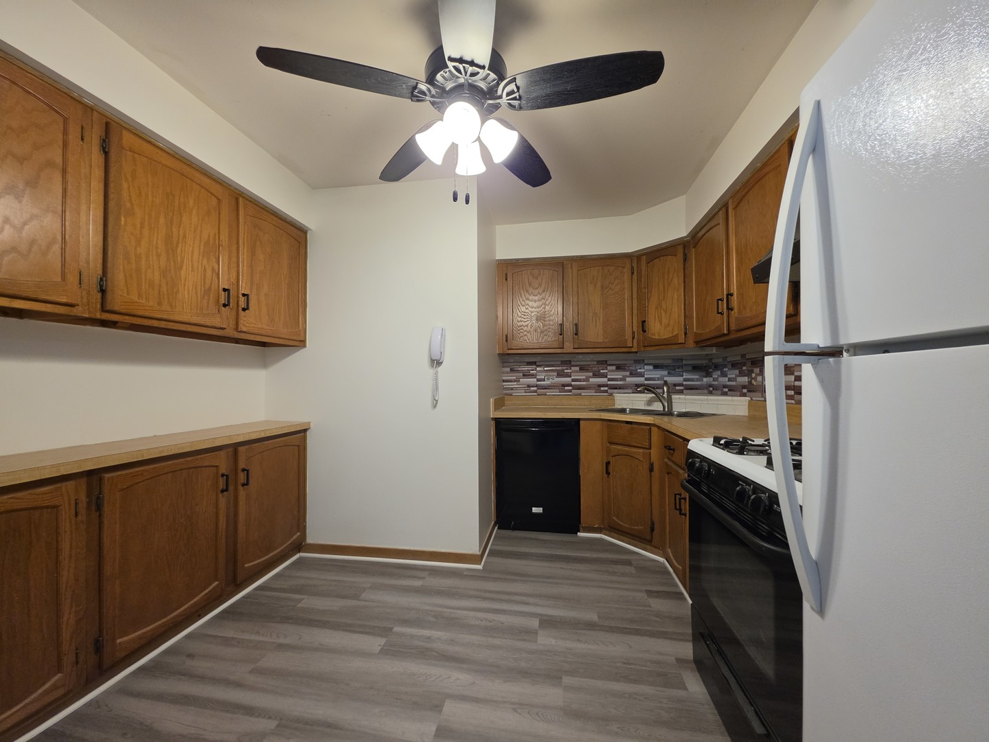 225 Gregory Street Aurora IL 60504