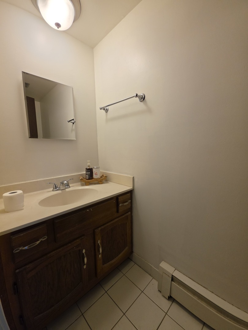 225 Gregory Street Aurora IL 60504
