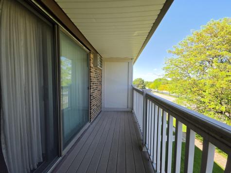 225 Gregory Street Aurora IL 60504