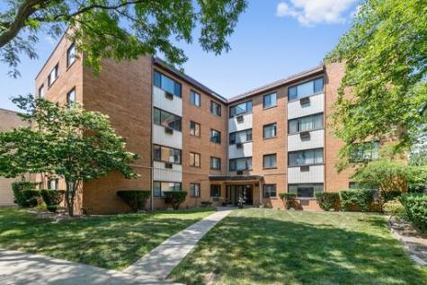 6826 North Ridge Boulevard Chicago IL 60645